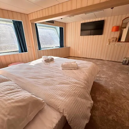 Hotel Boat Sofia 2*